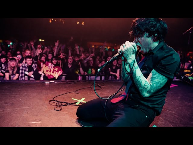 SLEEPING WITH SIRENS - Ctrl + Alt + Del (Official Live Video