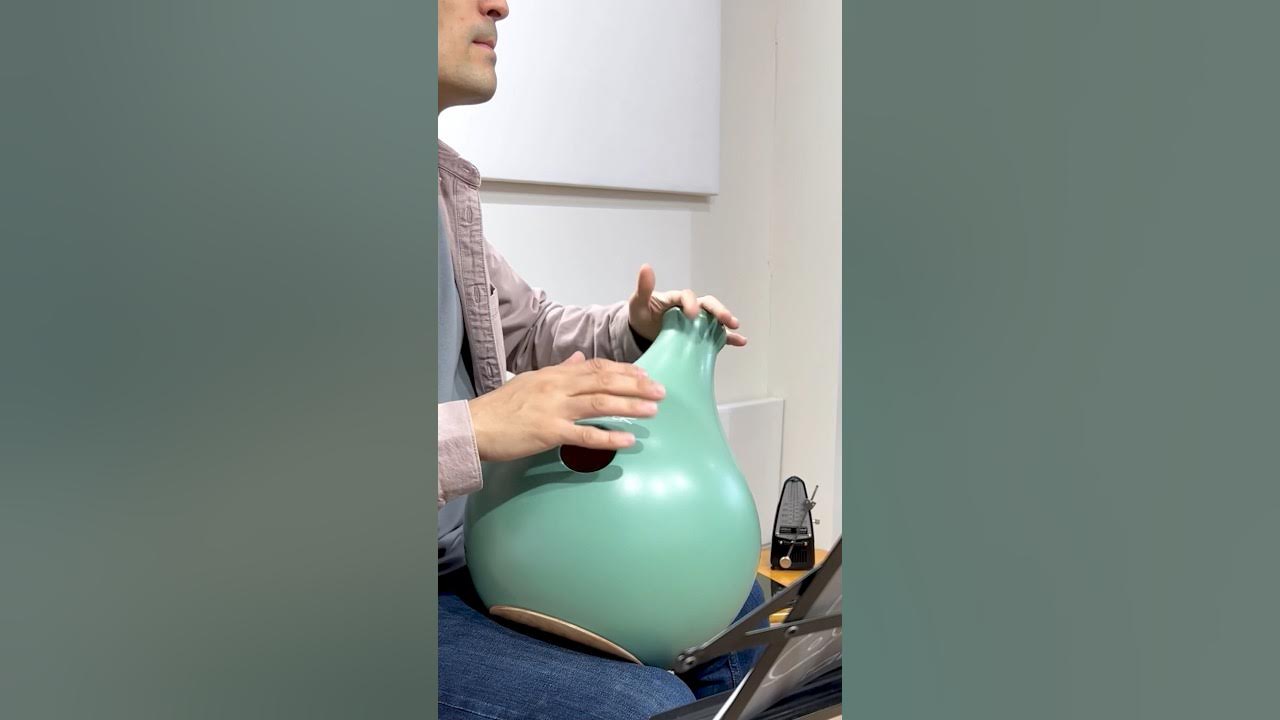 How to play udu by Ideen Shafaee handpercussion udu doyek 
