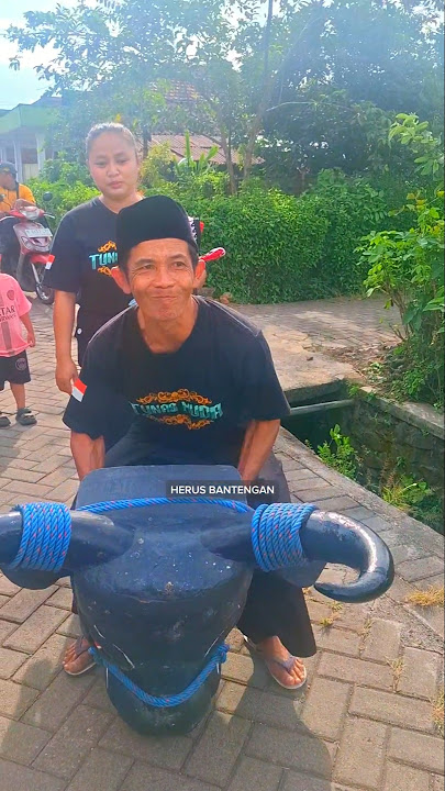WOW, GRANDPA IS STRONG, HE CAN LIFT A BIG JUMBO BULL