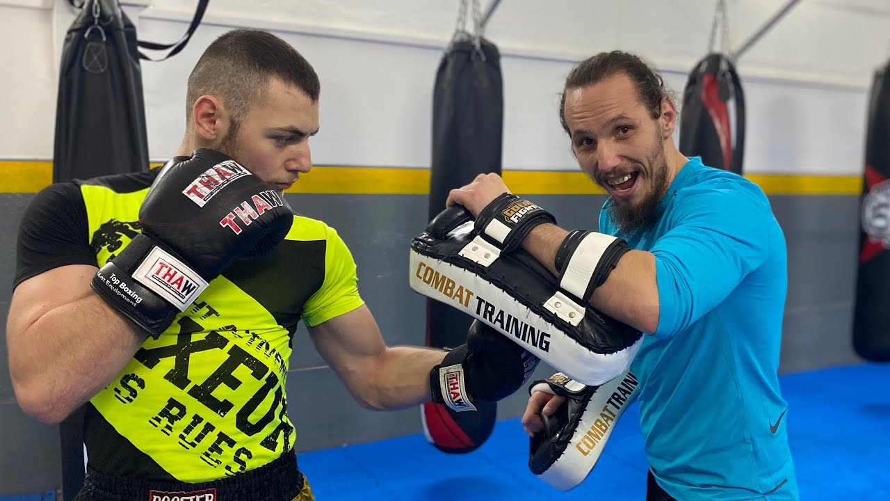 How does a private Muay Thai training look like