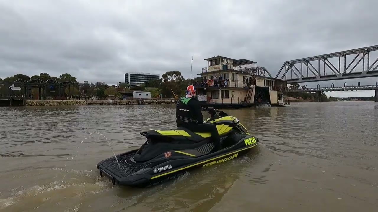 Yamaha Gp1800r HO, Daz running in new jet ski on the river Murray. JET