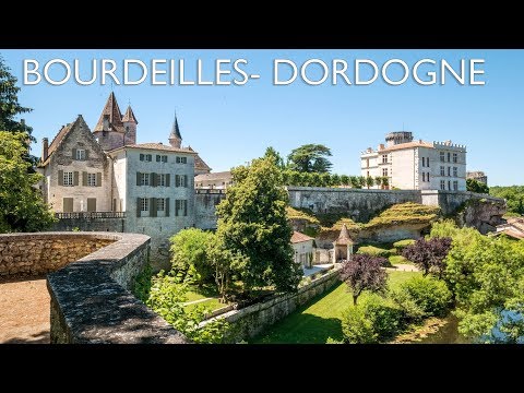 A day in the Dordogne - Bourdeilles,  a beautiful village to visit - tourism in France
