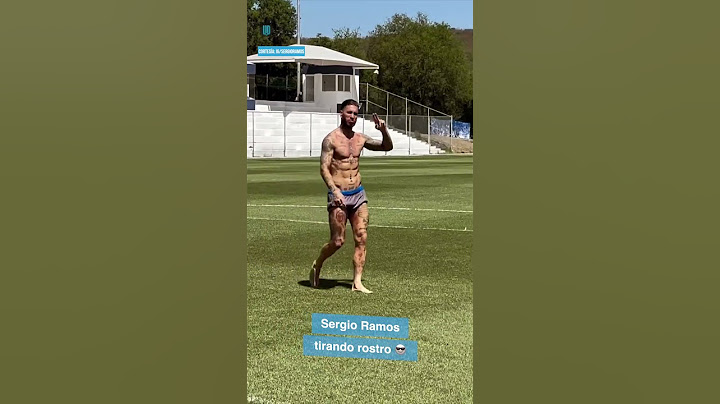🇪🇸 Sergio Ramos tirando rostro en El Barrial 😎 Con ese flow, hasta los conos se quitan solos 🫡🔥