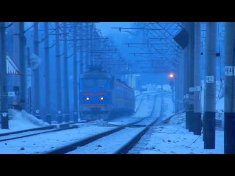 ЧС4 ведет пассажирский