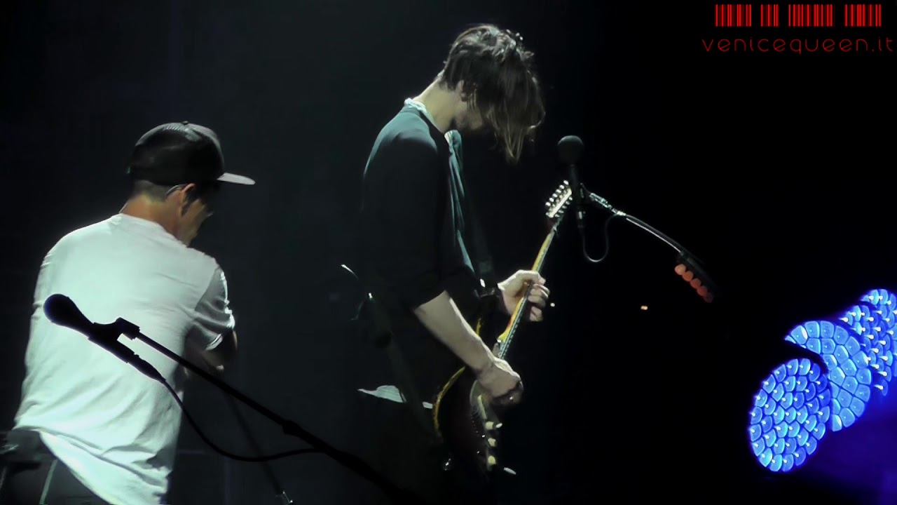 Red Hot Chili Peppers The longest wave [SBD Audio] (Turin, 10/10/2016) YouTube