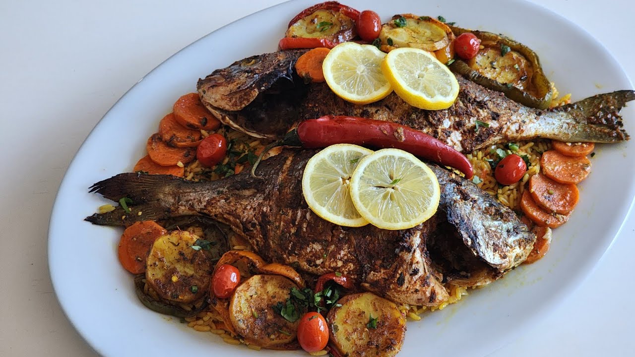  حوت فالفران بطريقة جديدة و سهلة و شرمولة رائعة👌✨ Baked Fish with Veggies & Rice 