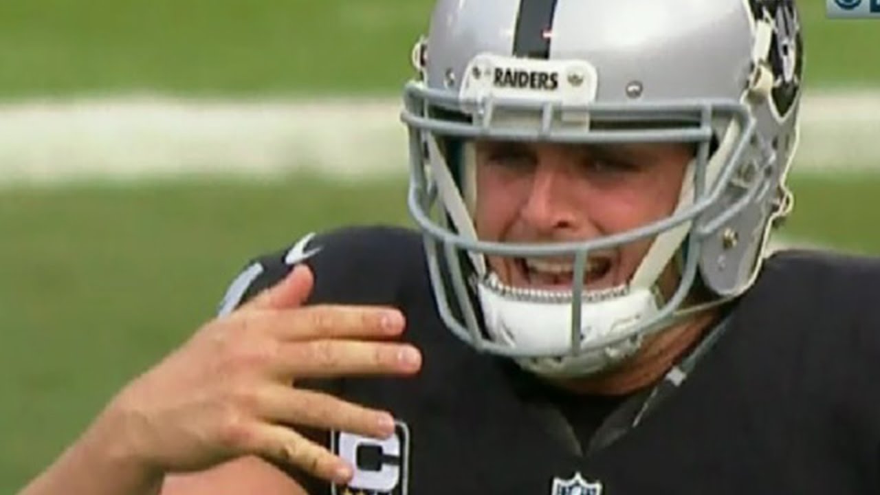 Raiders QB Derek Carr Suffers Gruesome Finger Injury, Comes Back to Win