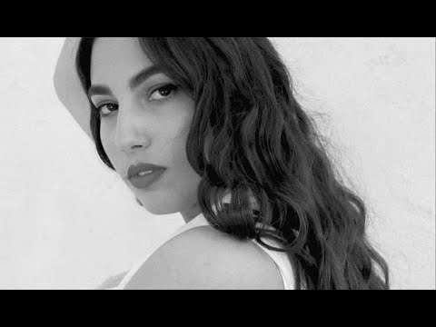 María José Llergo canta 'a capella' para Harper's Bazaar | Harper's Bazaar España