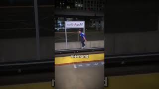 Er Fiel Auf Die Gleise, Als Ein Zug Kam