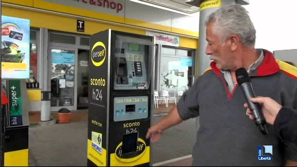 Banda dei distributori, doppio colpo Il filmato dei ladri in azione