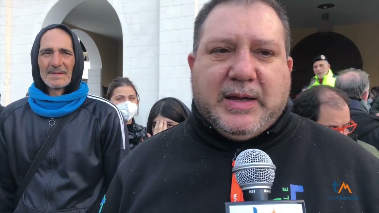 Biagio Conte, alla camera ardente fiume di gente per il missionario laico