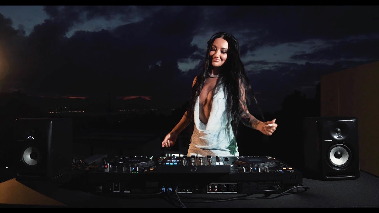 AFRO DITA — Samui Thailand | Afro & Organic House Set