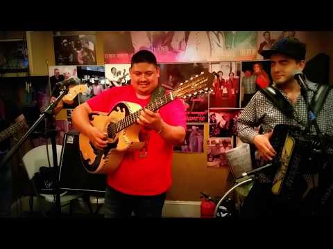 Ahi Perdimos Todo-El Chapete de Los Huracanes Del Norte