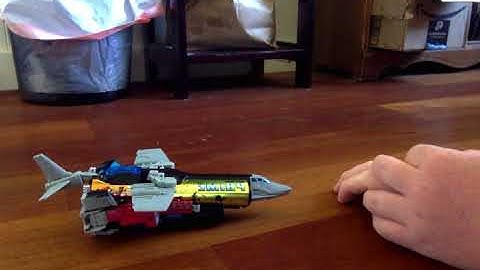 Transformers Chaos On Velocitron: Laser Prime w/Refractor