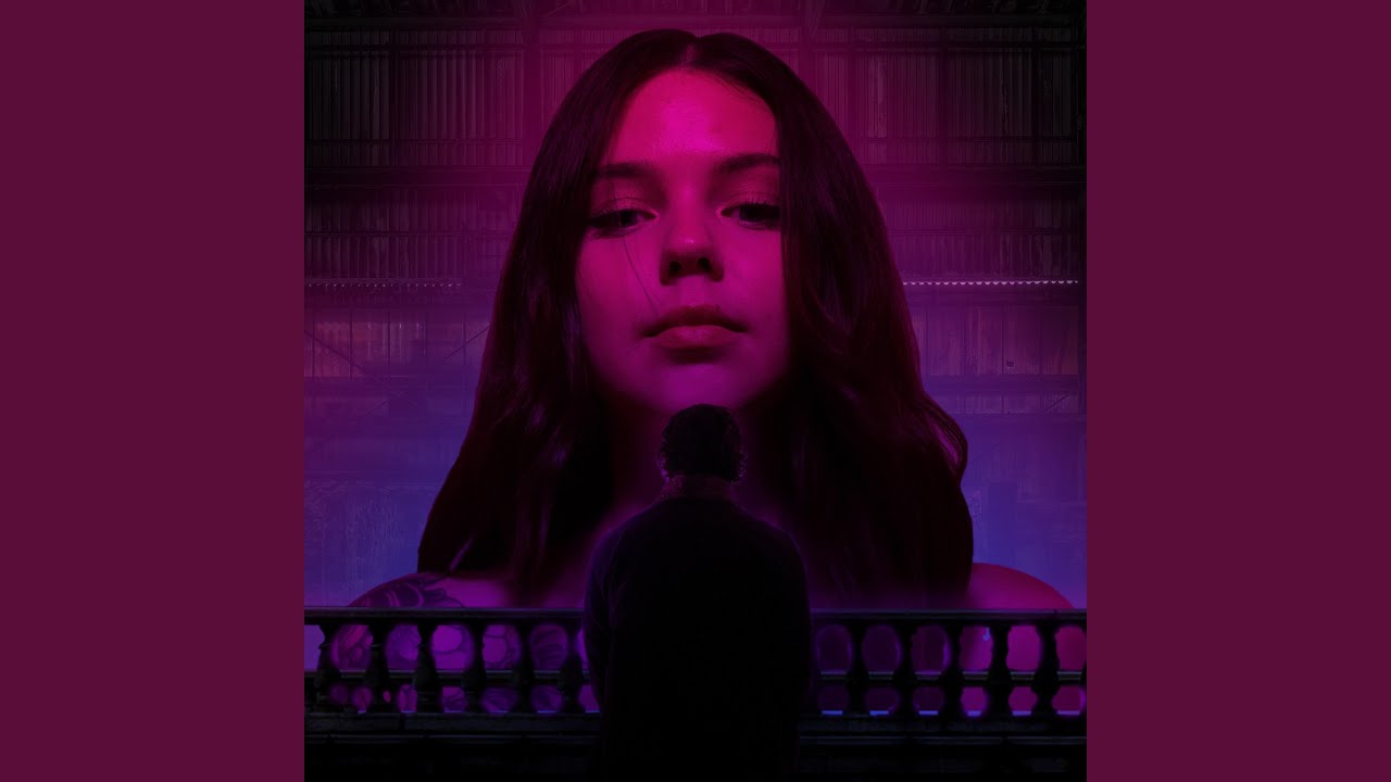 Смотреть «Stranger» на YouTube Смотреть «Stranger» на YouTube