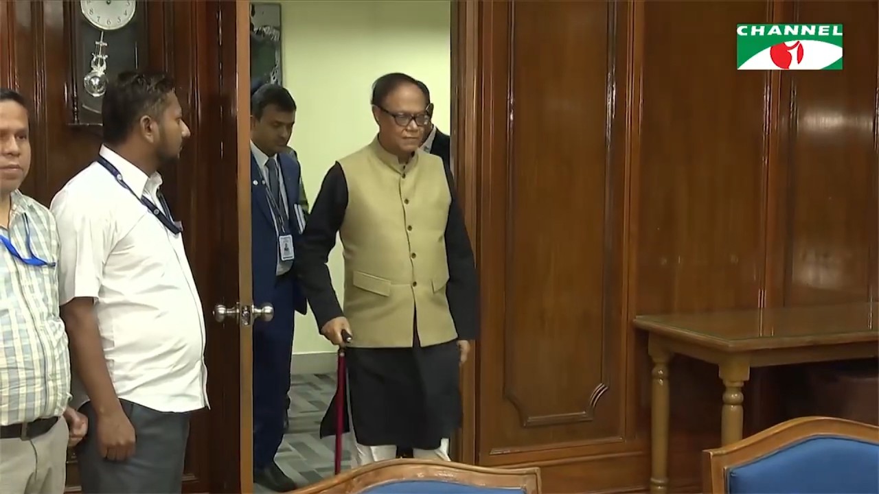 দিনভর নাটকীয়তার মধ্যে বাংলাদেশ ব্যাংকের গভর্নরের বিদায়