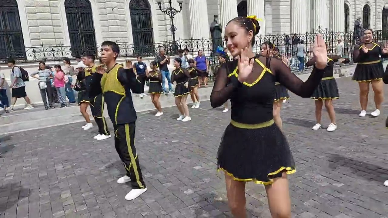 Espectacular desfile de bandas en el Centro Histórico 💃🕺🎉