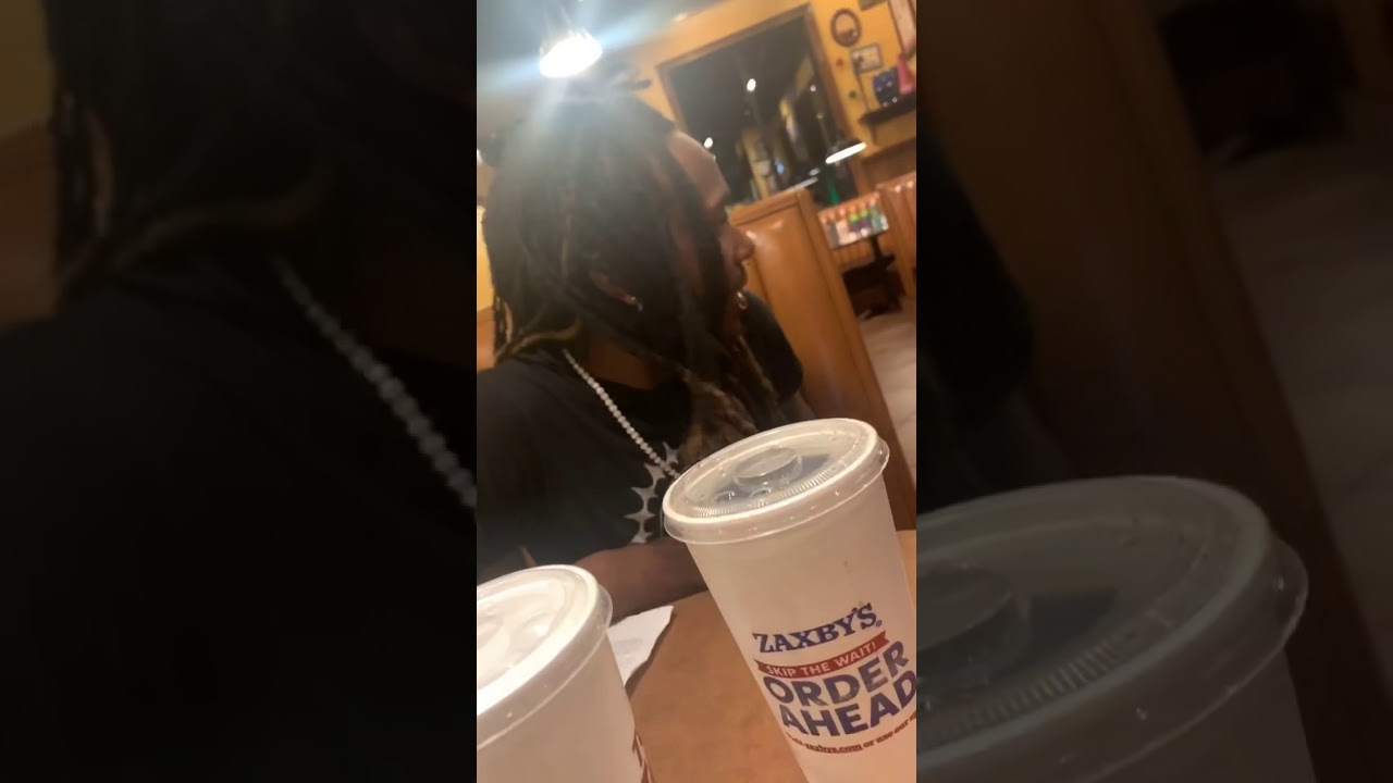 A Day At Zaxby's 🤣🤣🤣🤦‍♀️ - YouTube