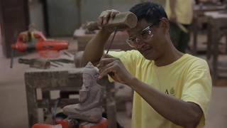 Artisans d’Angkor : manolaboro en Simrip-urbo