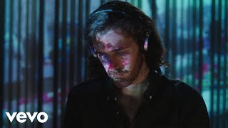 Vignette de la vidéo "Hozier - Nina Cried Power ft. Mavis Staples"