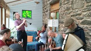 Di mame iz gegangen in mark arayn - Klezmer Freylekhs