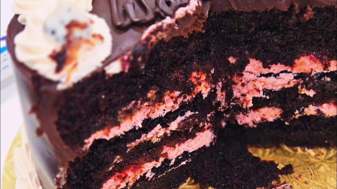 Decorating Chocolate Cake with Ganache - YouTube