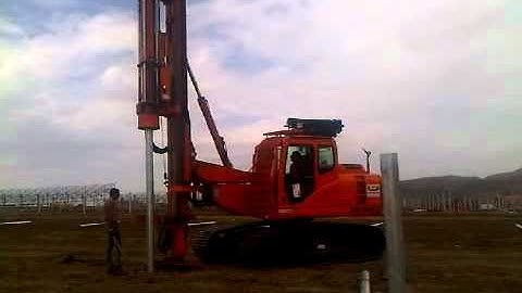 CZM EM400H Pile Driver with Fambo HR2000 hydraulic impact hammer - Sicily