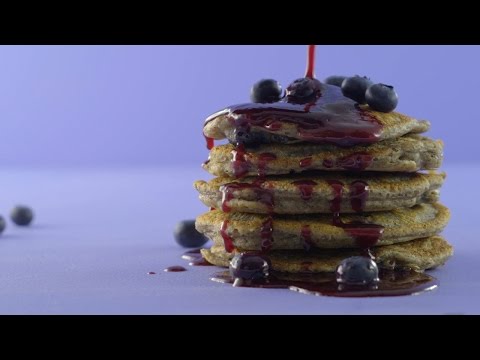 la-moitié-moins-de-sucre-avec-zing™:-crêpes-protéinées-au-sarrasin-et-aux-bleuets
