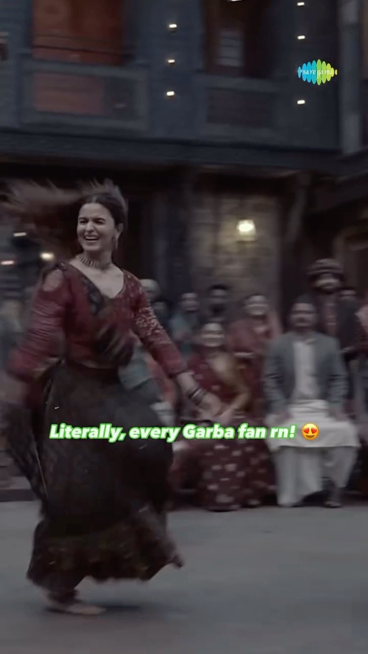 Agar ye sunke aap jhum nahi rahe, toh aap asli garba fan ho hi nahi! #jhumeregori #aliabhatt