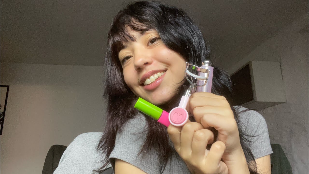 Mi primer asmr// te maquillo un poco para tu cita 