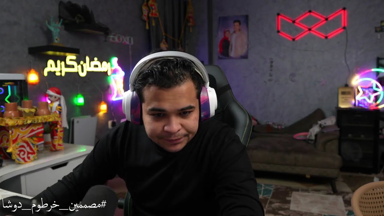 عمرو بيسخن للايف وبيتكلم عن مسابقة المصممين