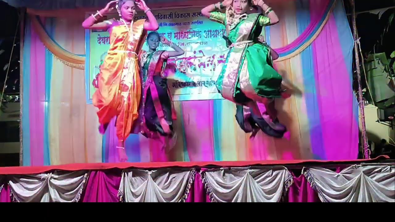 स्व.देवरावजी गेडाम आ.शाळा वाघोली -मराठी रिमिक्स नवराइ माझी लाडाची वर डान्स कार्यक्रम प्रजासत्ताक दिन