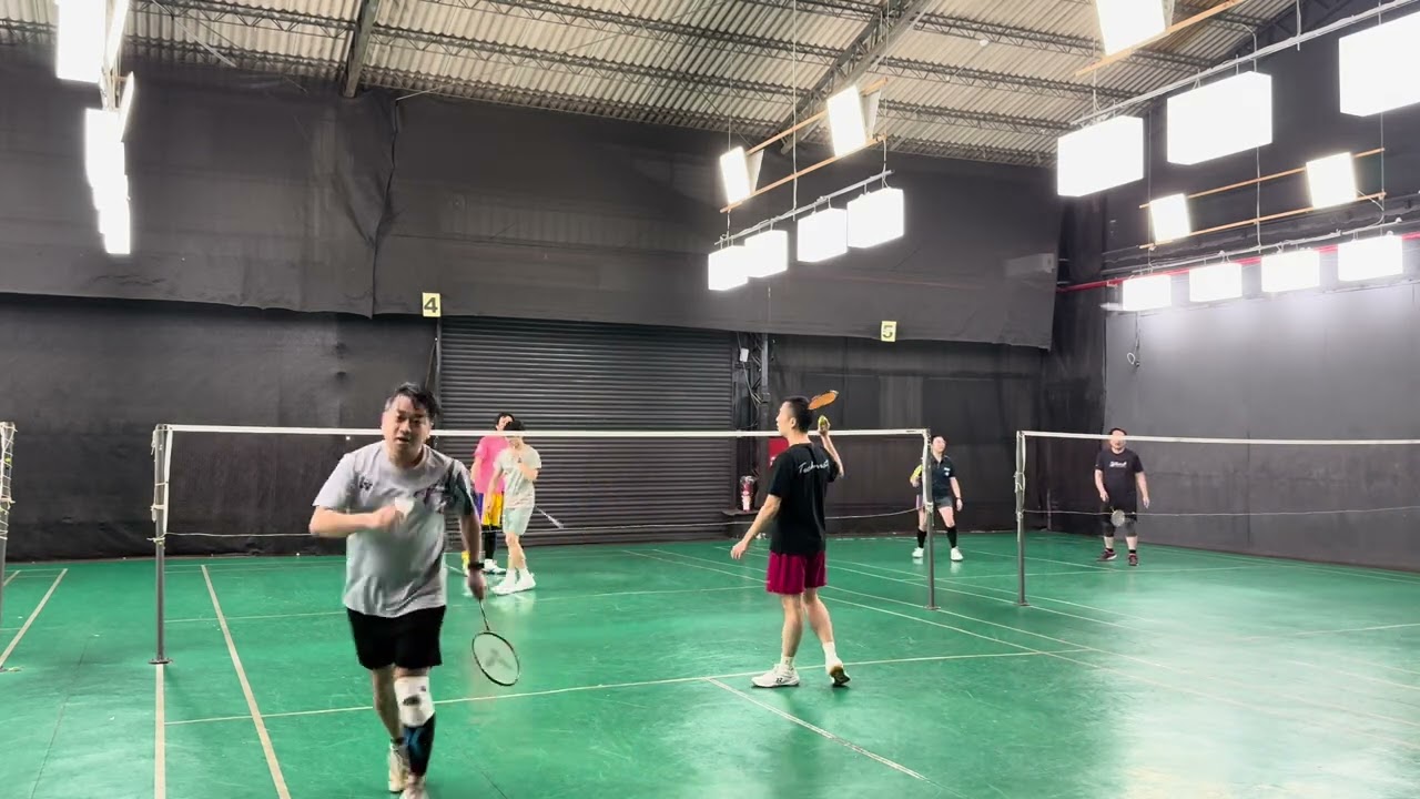 2025-12/30（三蘆羽球館）阿蔚+小毛🆚Eric+A哥