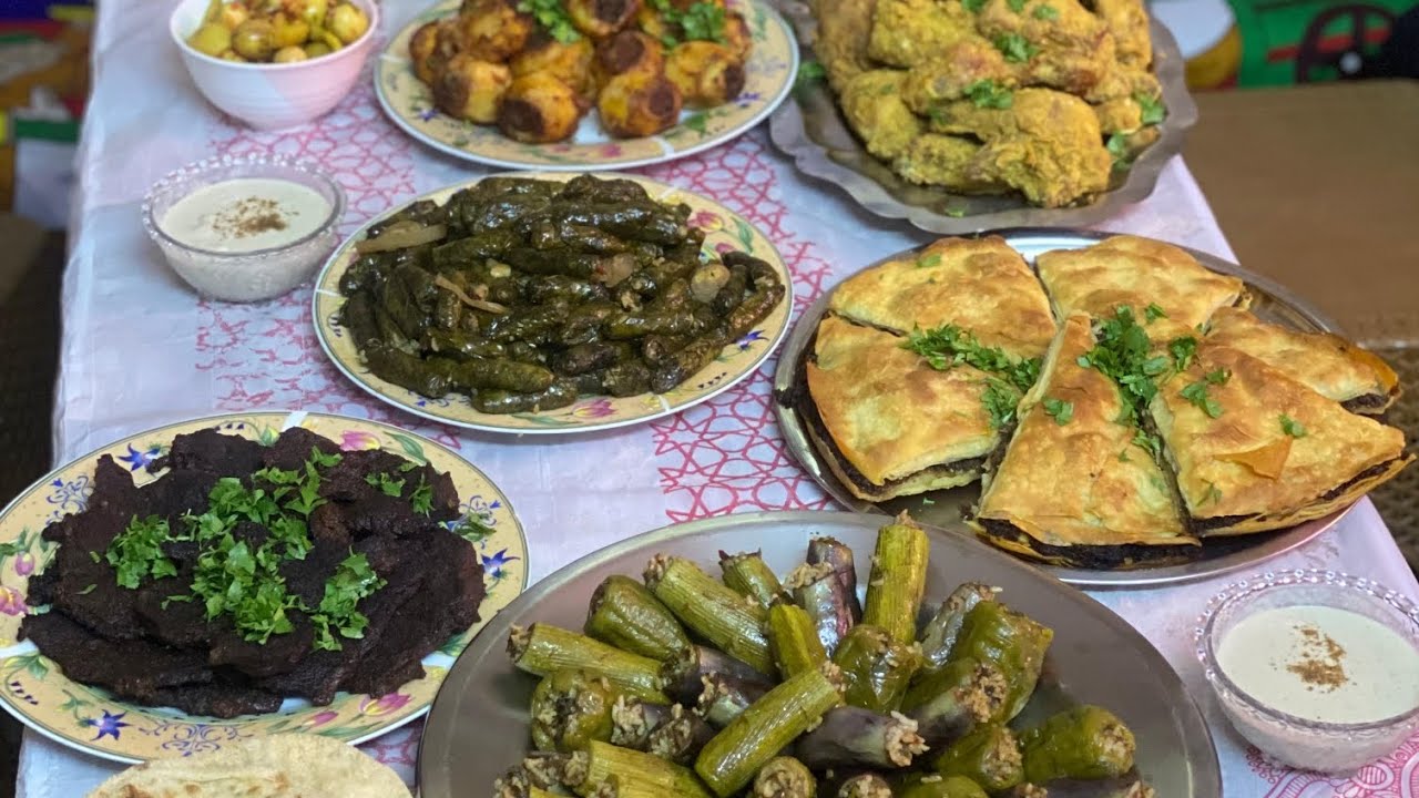 طريقه عمل اللحمه المشويه مع جميع المحاشي ومننساش المرخيه ولا طبعااااا😍الفراخ الكوكي👌☺️