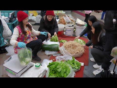 China North Korea Border Market In The Rain Real Life At Dandong Yalu River
