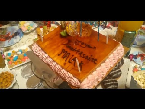 عيد ميلاد سعيد بدون حقوق طبع ونشر