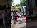 Bapak-Bapak Menutup Palang Pintu Super Jumbo Di Jpl Kereta Api Liar Cibeka #palangpintukeretaapi