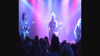 [03] Crashdiet - We Play it You Scream it Live Stockholm Klubben 5/11 2004