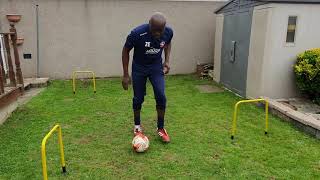 Chop/cut/pass behind the standing leg  - 1v1 Diagonal move