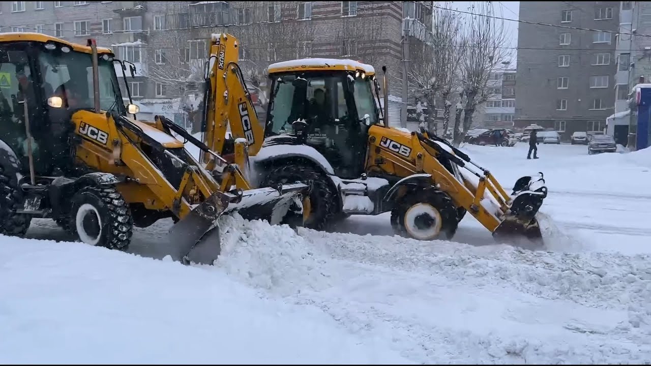 Дорожные службы Серова продолжают устранять последствия снегопада #серовтв #серов #твсеров