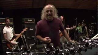 Bill Bailey - Enter Sandman (Metallica cover)