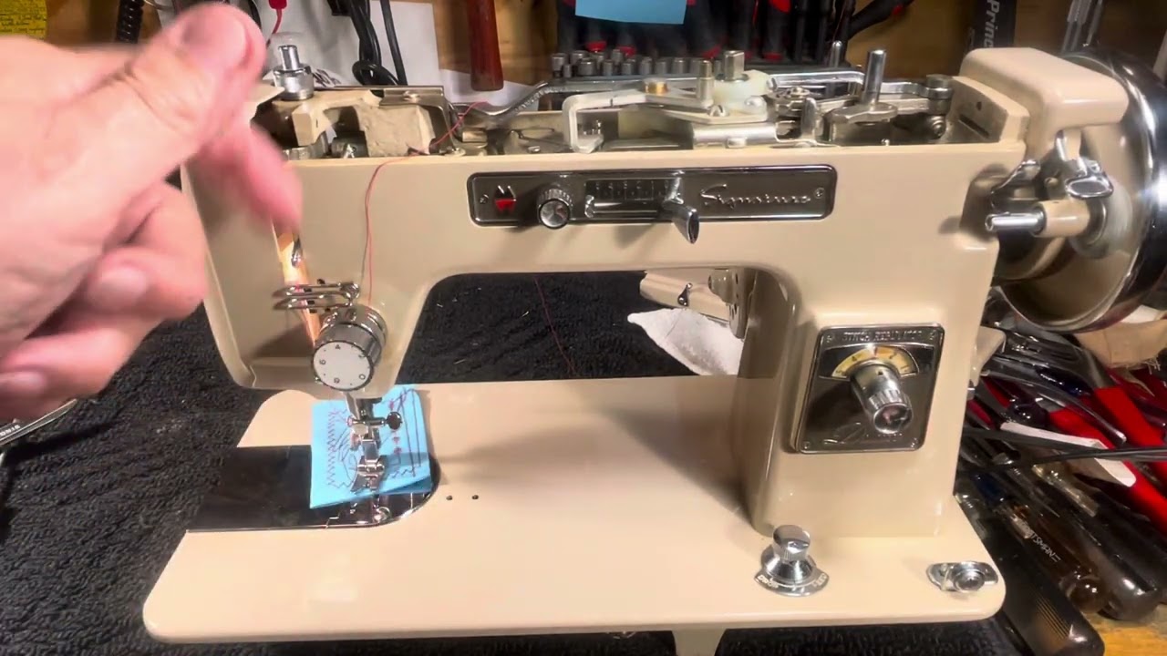 MacGregor TinyMac シンセティックレザーバッグ ヴィンテージ ITS A “HAPPY” ZIG ZAG-A CAST IRON 32 POUNDER THATS DEFINES