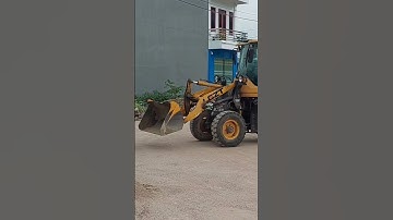 Máy xúc múc cát lên công nông ba bánh #shorts