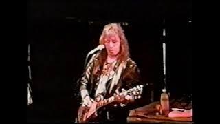 Ace Frehley concert w/ Peter Criss on 3 songs - Danbury, CT 11/09/95