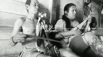 rebab dayak di mainkan bersama balikan ( kecapi) dayak
