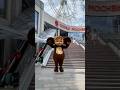 Чебурашка танцует на Солнце Москвы