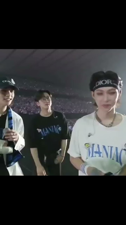 Felix reenacting his part in 'Your Eyes' mv 😂