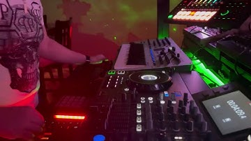 DAWless Minimal Techno Live Session using Roland Mc707, Tr-8s and Gaia 2 (Haunted House)