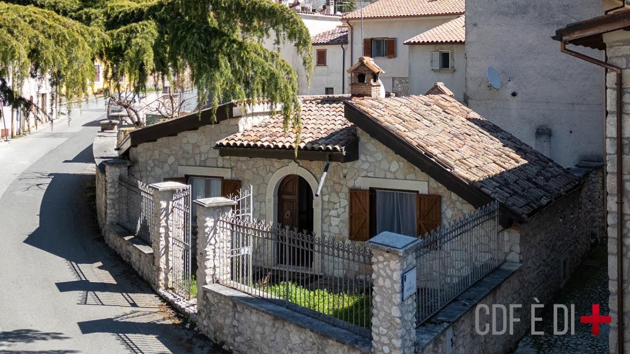 Visita dell'immobile | Fiamignano (RI), Italy | Casale in pietra in ottimo stato con giardino