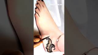 Beautiful Simple Arabic Feet Mehndi Design